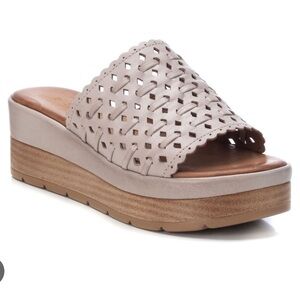 Carmela Raquel Ice Gray slide wedge heel sandals platform leather comfort‎ Sz 6